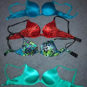 Victoria’s Secret bras 32B